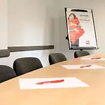 Отель Leonardo